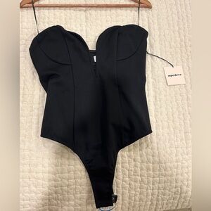 Black NWT SUPERDOWN deep plunge bodysuit 🖤